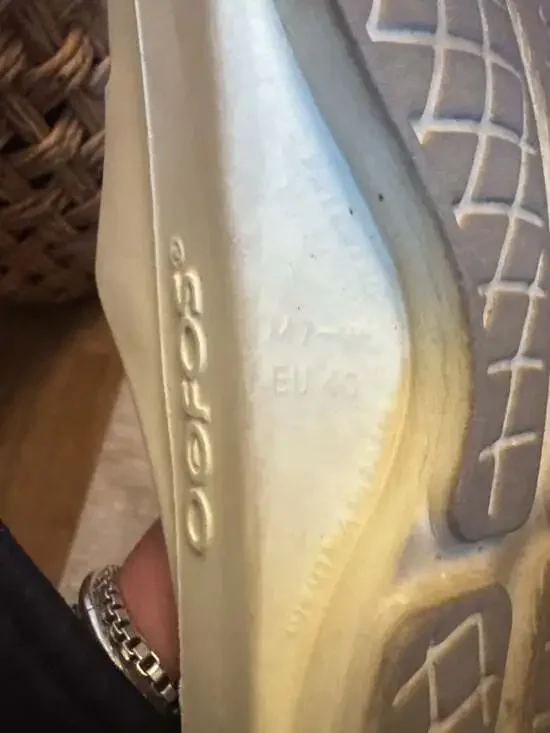 OOFOS - Picture 4 of 4